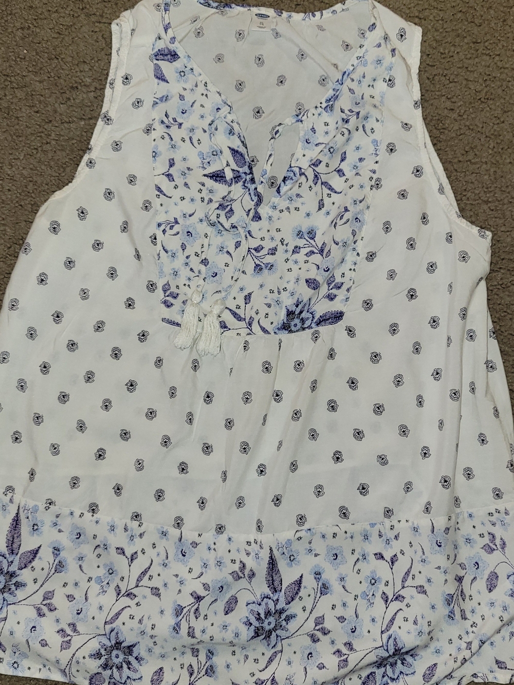 Old Navy White & Blue Floral Tie-Front top